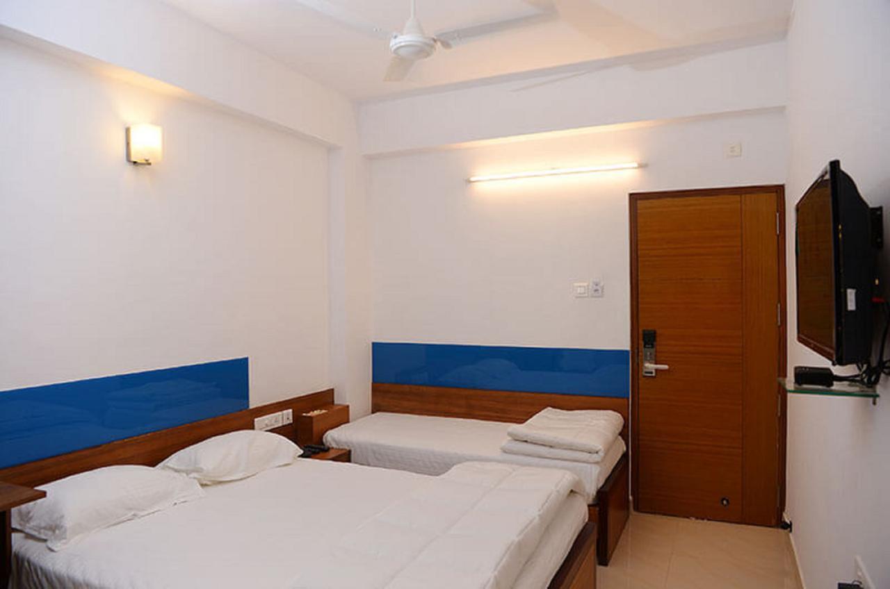 Roopmahal Hotel Thiruvananthapuram Buitenkant foto