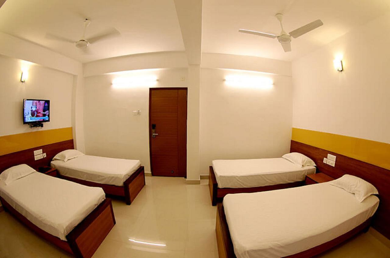 Roopmahal Hotel Thiruvananthapuram Buitenkant foto