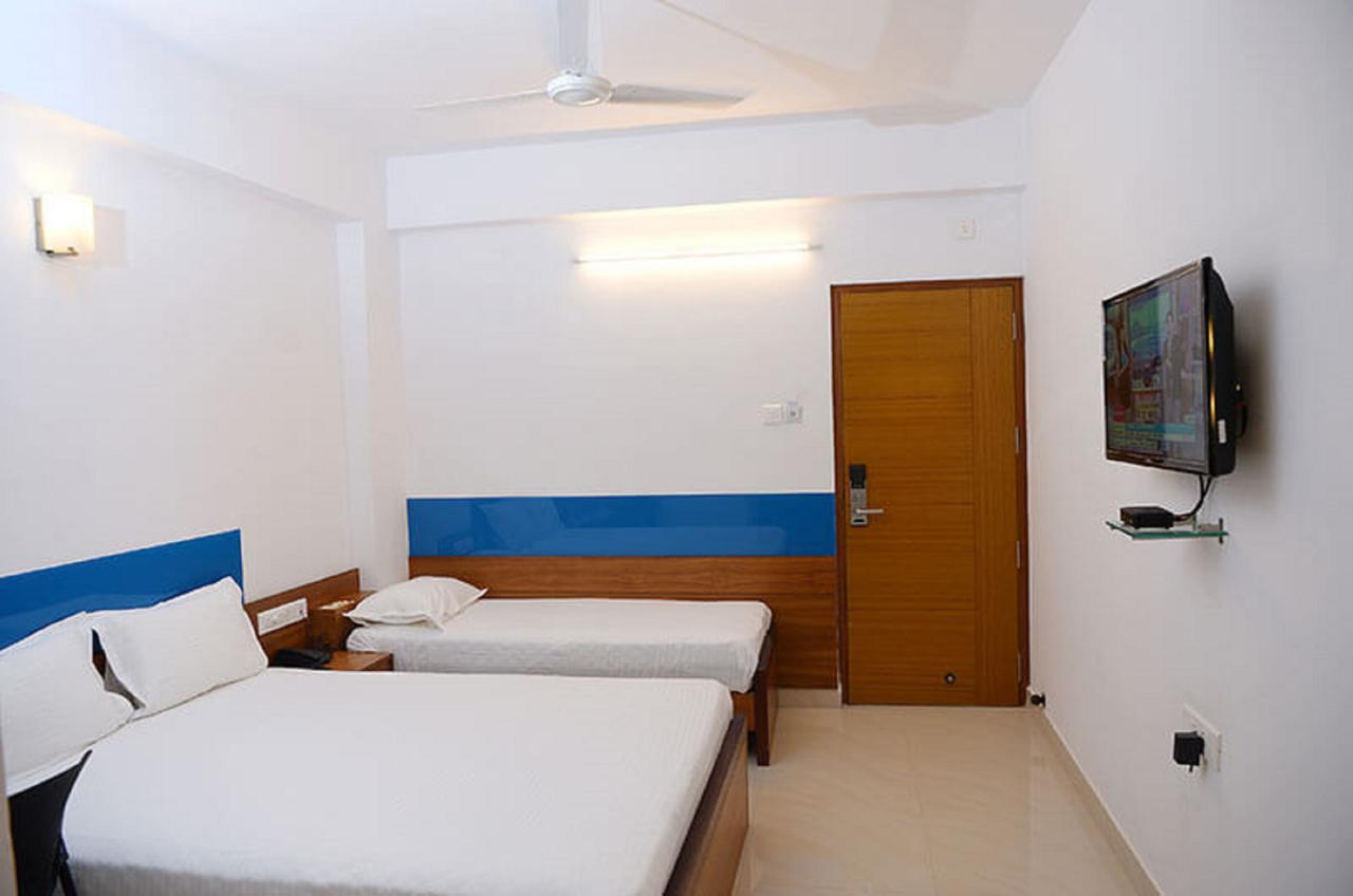 Roopmahal Hotel Thiruvananthapuram Buitenkant foto